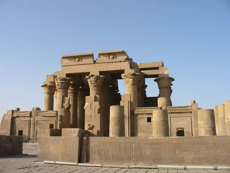 From Cairo: 5-Day Tour with Nile Cruise, Balloon, & Flights - Abu Simbel rewards the early start