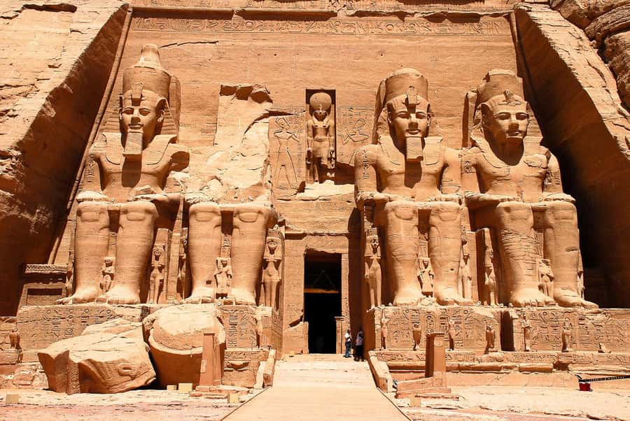 From Cairo: 5-Day Tour with Nile Cruise, Balloon, & Flights - A balloon over Luxor before the temple circuit