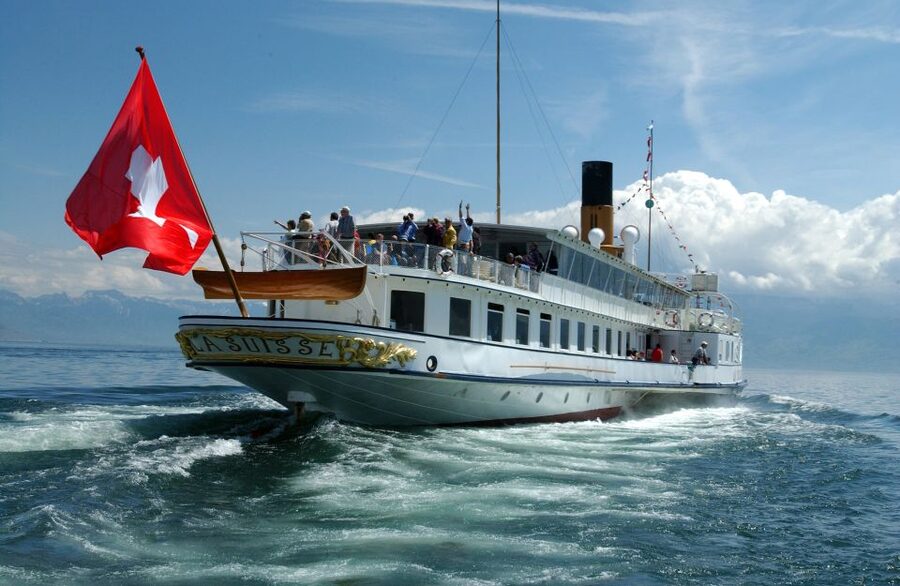 From Geneva: Yvoire medieval village & Lake Geneva Cruise - A half-day trip built around Yvoire and the lake