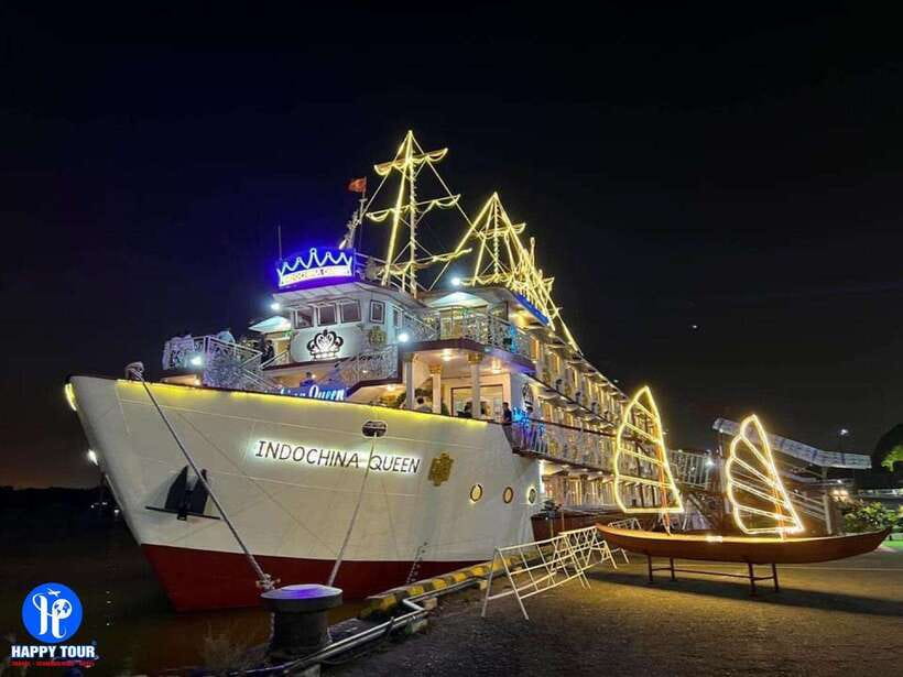 From Ho Chi Minh: Private Dinner Cruise on Saigon River Tour - A quieter view of Ho Chi Minh City after dark