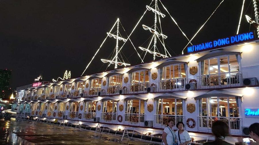 From Ho Chi Minh: Private Dinner Cruise on Saigon River Tour - Hotel pickup from District 1 sets the tone