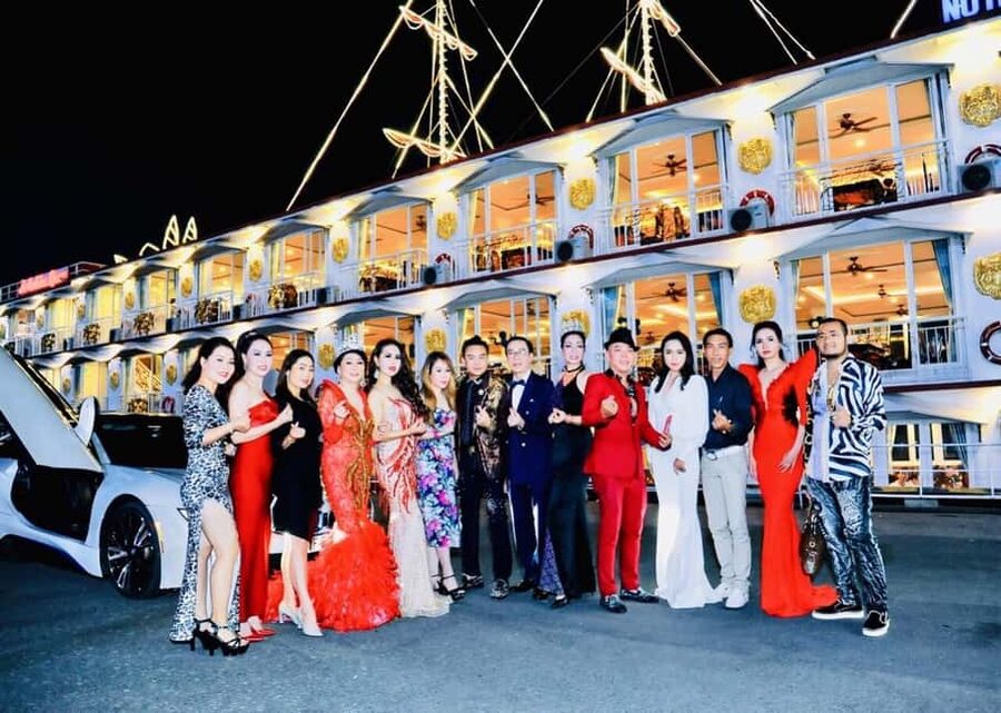 From Ho Chi Minh: Private Dinner Cruise on Saigon River Tour - How private is this dinner cruise?