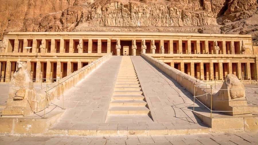 From Hurghada: 3-Day Nile Cruise to Aswan & Hot Air Balloon - Edfu and Horus by horse carriage
