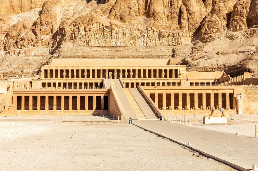 From Hurghada: 3-Day Nile Cruise to Aswan & Hot Air Balloon - Abu Simbel requires an early finish