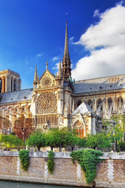 From Le Havre: Deluxe Paris Tour with Seine River Cruise - Forty-five minutes on the Champs-Élysées