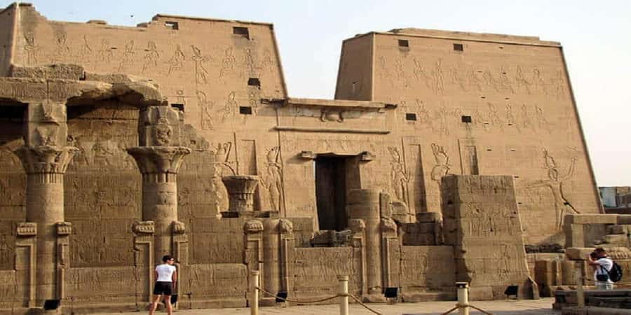 From Luxor: 4-Day Nile Cruise to Aswan with Balloon Ride - Day three: Edfu’s falcon god and Kom Ombo’s divided temple