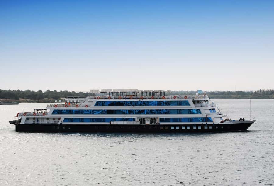 From Luxor: 8-Day Nile Cruise with Entry Tickets - Day 1: Luxor Temple, Karnak, and your first night afloat
