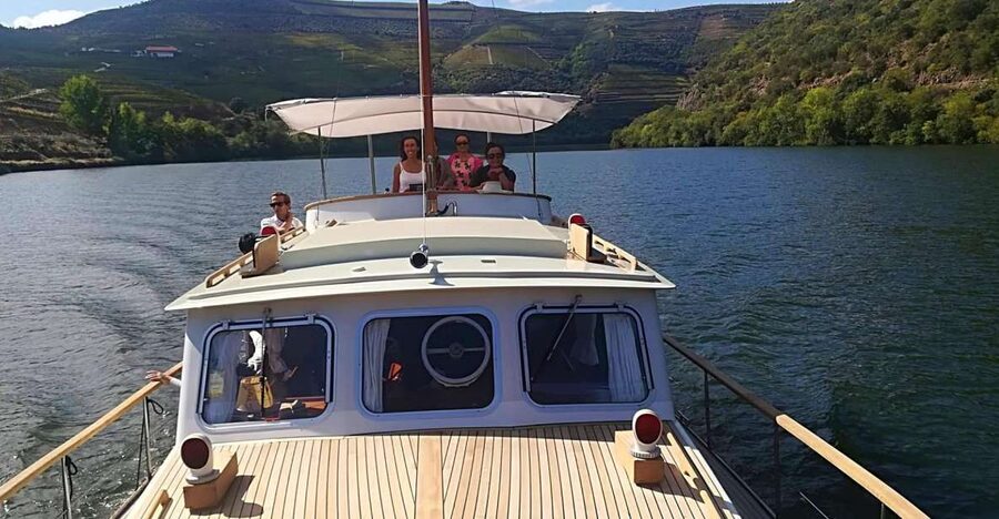 From Pinhão: Private Yacht Cruise along the Douro River - Seeing the Douro Valley From the River