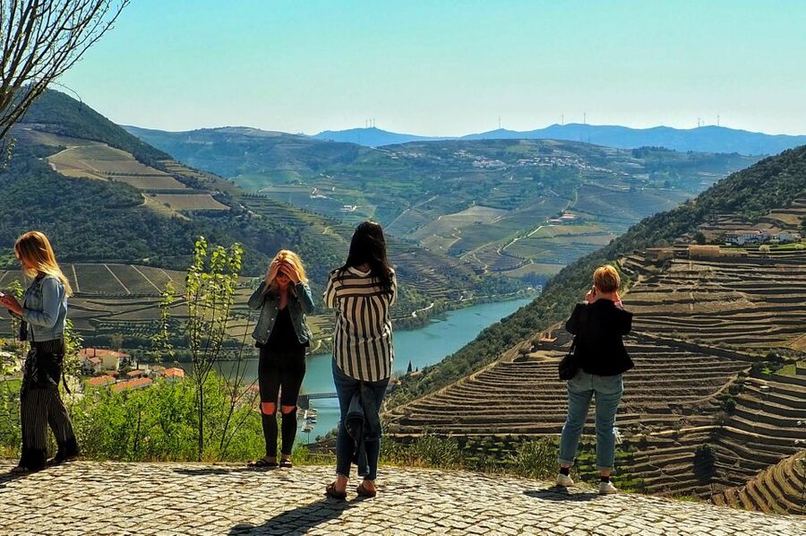 From Porto: Small-Group Douro Valley Wine Tour Lunch & Boat - The 90-minute drive from Porto to the Douro