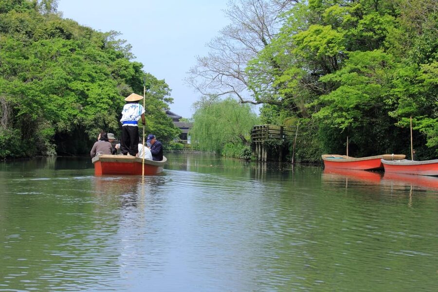 Fukuoka: Yanagawa River Cruise & Lunch Private Guided Tour - Okinohatamachi brings the day back onto land