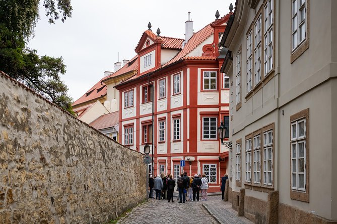 Full-Day Prague Tour with Prague Castle, Lunch and Vltava Cruise - The descent to Lesser Town requires good shoes