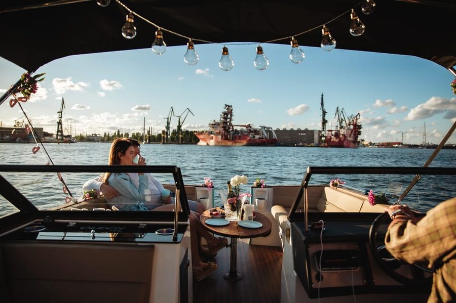 Gdańsk : Catamaran River Cruise - Granary Island and the Old Town waterfront