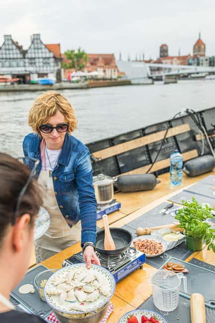 Gdańsk: Motława River Cruise with Pierogi Tasting - Seeing Gdańsk from the Motława