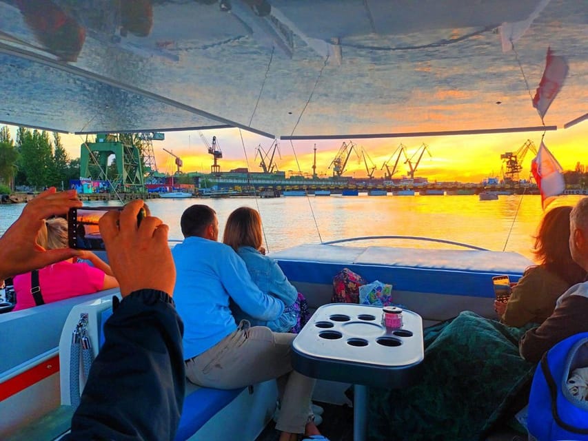 Gdańsk: Motława River Eco Cruise at Sunset with Prosecco - The Gdańsk Shipyard and its giant cranes