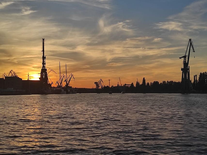 Gdańsk: Motława River Eco Cruise at Sunset with Prosecco - Prosecco, music, and the tone of the ride