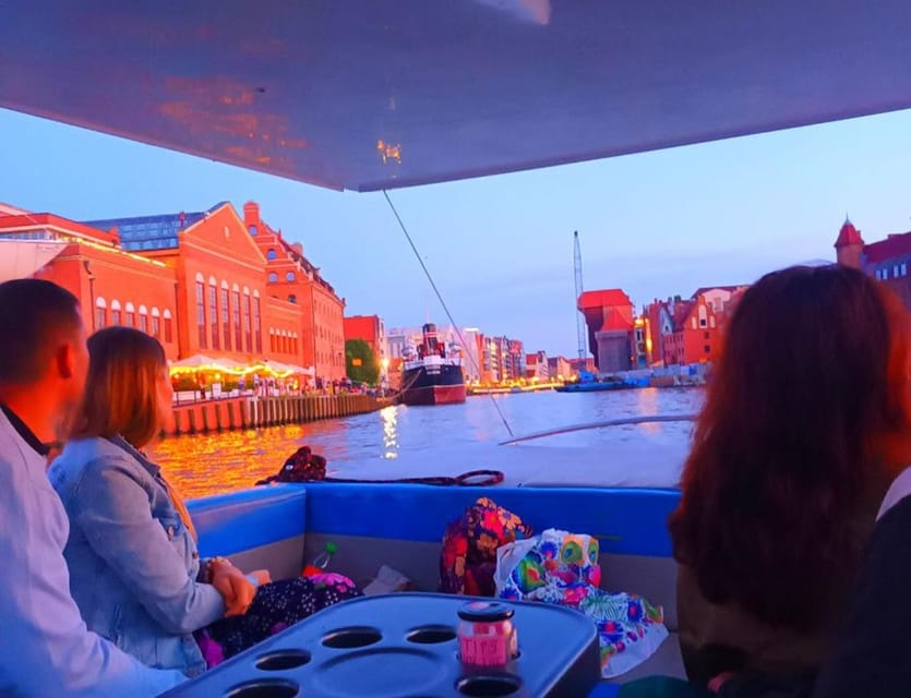Gdańsk: Motława River Eco Cruise at Sunset with Prosecco - How the guiding can differ from one departure to another
