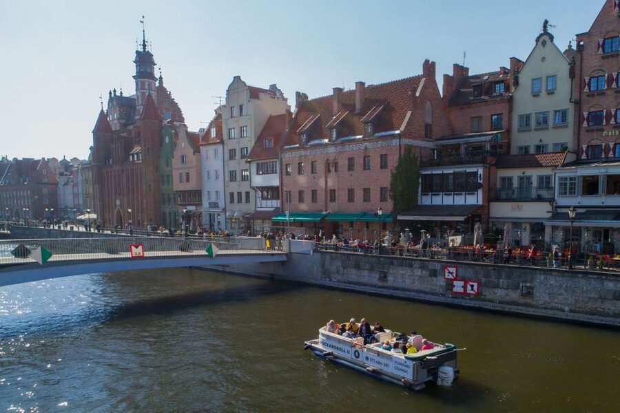 Gdańsk: Motlawa River Sightseeing Catamaran Cruise - Audio, languages, and what the ride feels like
