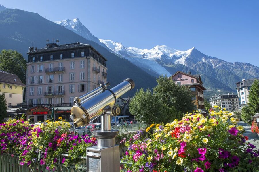 Geneva: Day Trip to Chamonix, Geneva City Tour + Cruise - Geneva’s international district and major sights