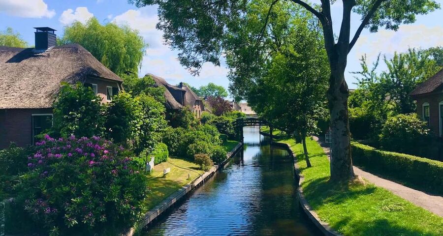 Giethoorn : 1 Hour Canal Cruise in Village With Coffee/Tea - Who will enjoy this Giethoorn cruise most?