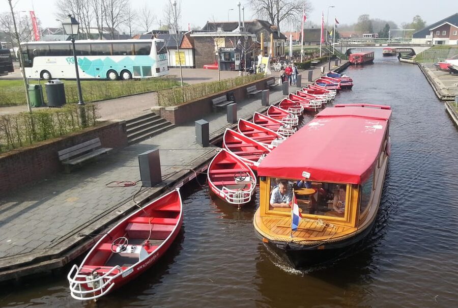 Giethoorn: Canal cruise Giethoorn village and lake - Price and value at $12