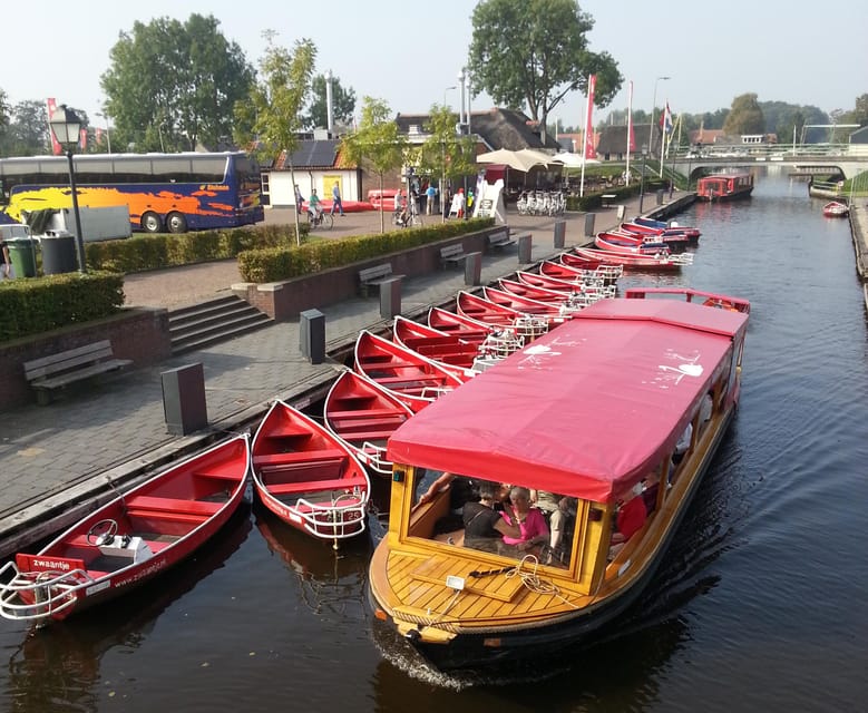 Giethoorn: Canal cruise Giethoorn village and lake - Who will enjoy this cruise most