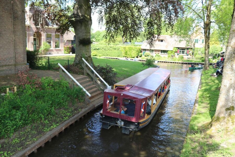 Giethoorn: Village & National Park Canal Cruise with Coffee - Should you book it?