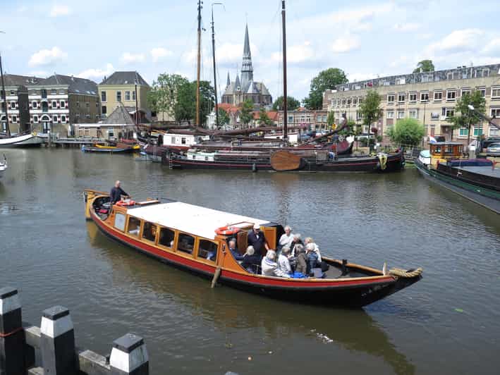 Gouda: Historical Canal Cruise - What the skipper adds to the cruise