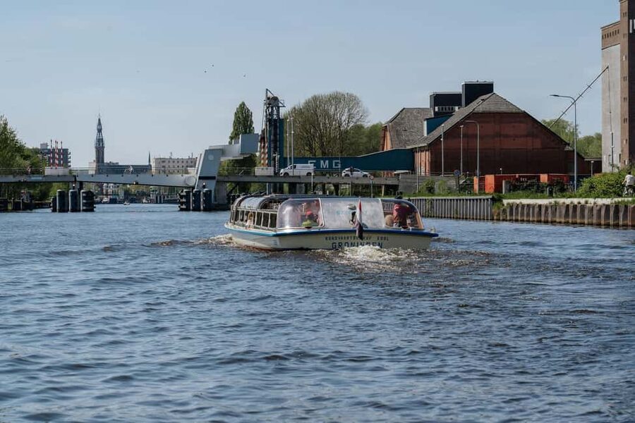 Groningen: City Canal Cruise - The Martinitoren from the water