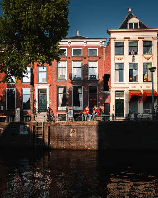 Groningen: Informative city canal cruise + drinks & cookies - Key points at a glance