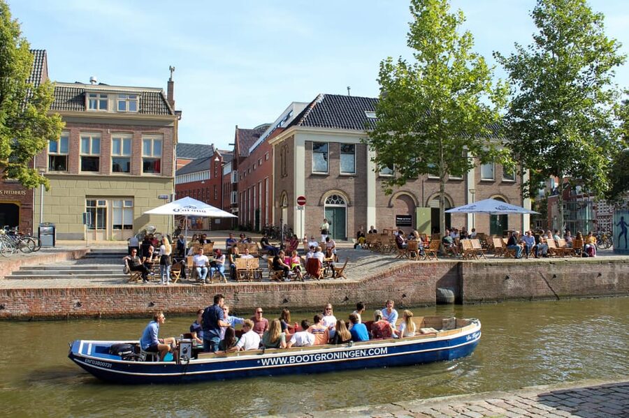 Groningen: Open Boat City Canal Cruise - Westerhaven and the Old Museum