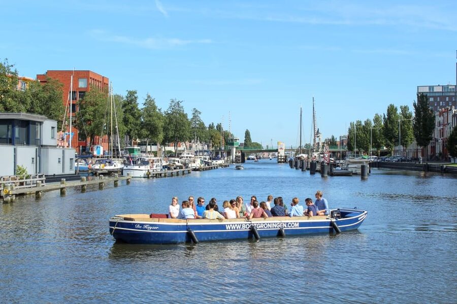 Groningen: Open Boat City Canal Cruise - The guides make the difference