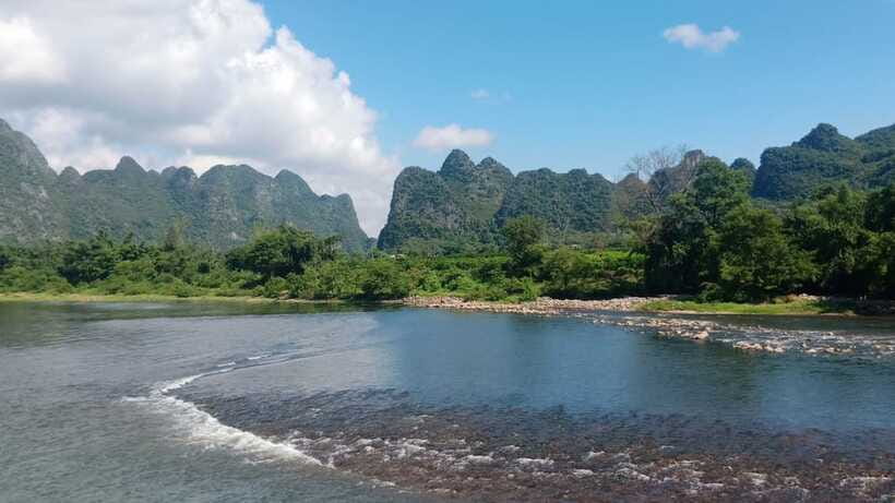 Guilin: 3 star Li River Cruise & Sightseeing Tour - Lunch onboard, with uneven expectations