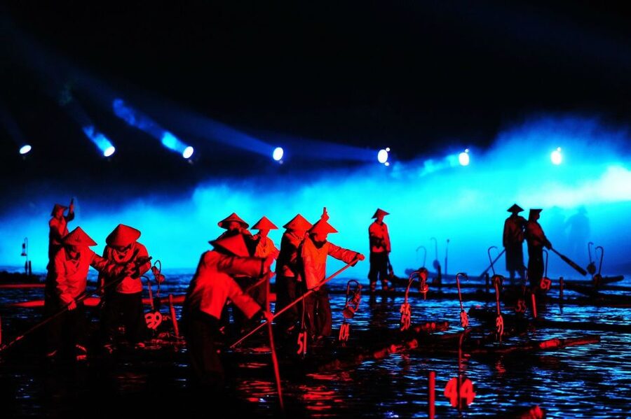 Guilin: Private Full-Day Li River Cruise and Liusanjie Show - The long return to Guilin