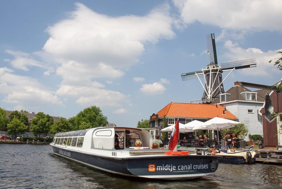 Haarlem: Sightseeing Canal Cruise through the City Center - The Spaarne, Haarlem’s main waterway