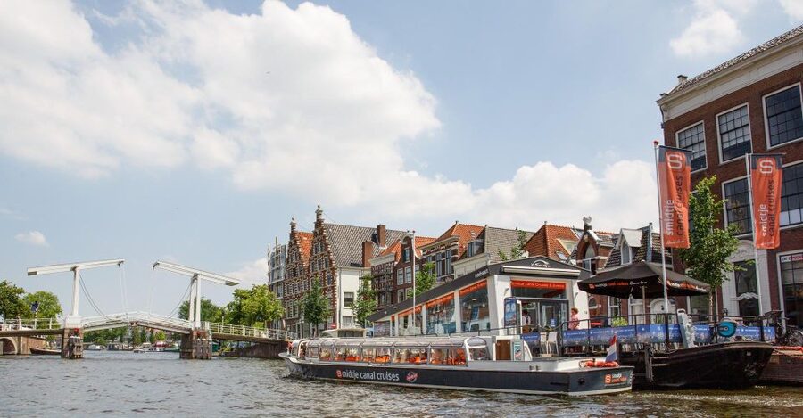 Haarlem: Sightseeing Canal Cruise through the City Center - Boarding near Teylers Museum and the Spaarne