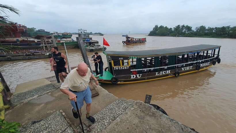 HCM: Mekong Delta Islands Boat & Tuk-Tuk Tour with Tastings - Crossing the Mekong to the four islands