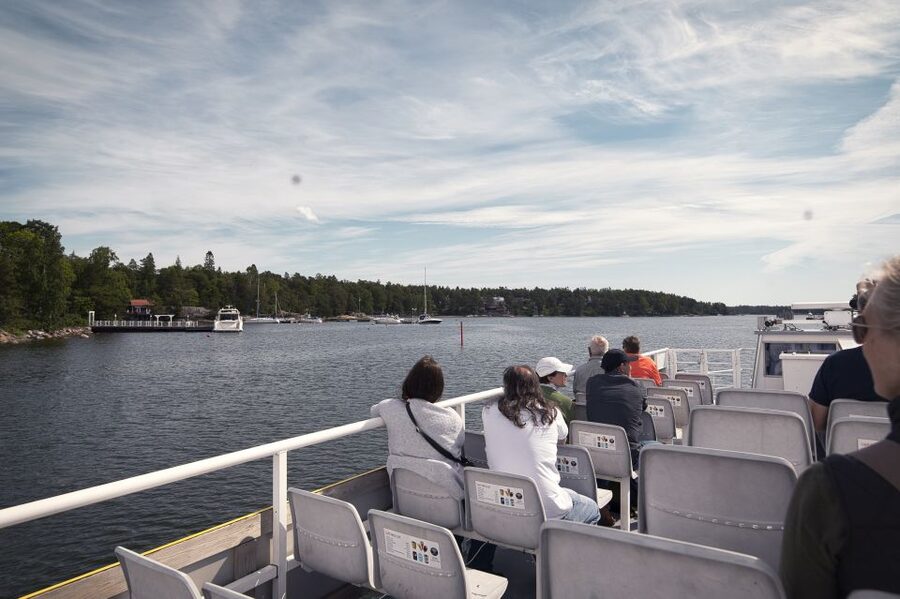 Helsinki: Sightseeing Canal Cruise with Audio Commentary - The island views around Jollas and Vartiosaari