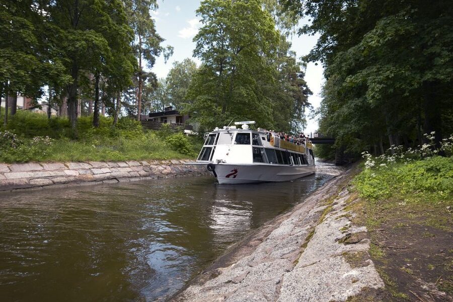 Helsinki: Sightseeing Canal Cruise with Audio Commentary - Kulosaari, Mustikkamaa, and Korkeasaari Zoo
