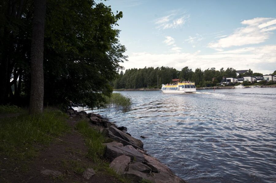 Helsinki: Sightseeing Canal Cruise with Audio Commentary - Katajanokka and the icebreakers