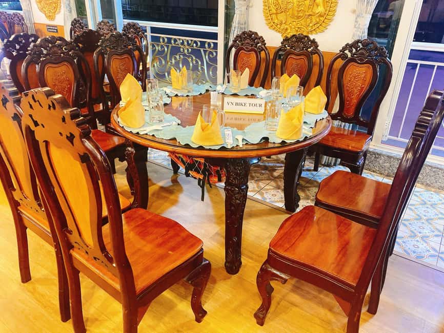 Ho Chi Minh: Dinner on cruise Saigon River Best Service - What the four-hour evening is likely to feel like