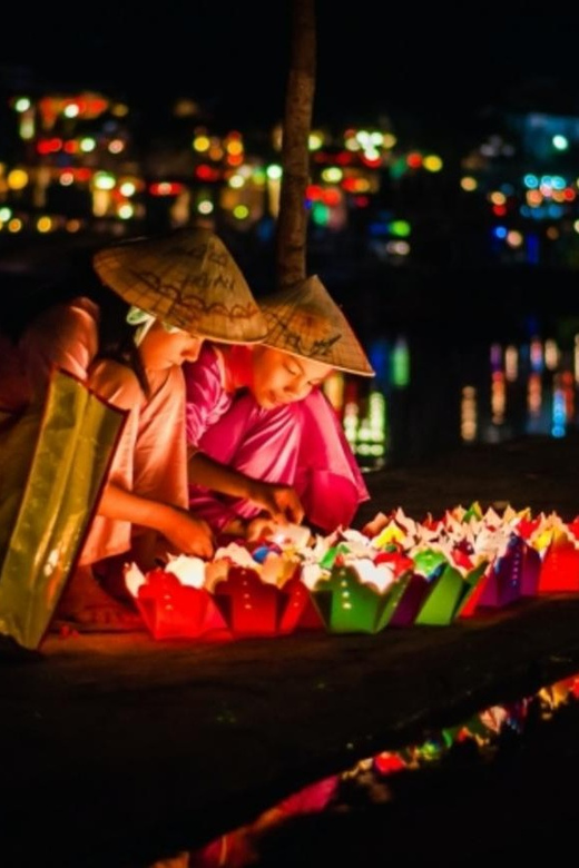 Hoi An: Hoai River Night Boat Trip and Floating Lantern - A short ritual on the Hoai River