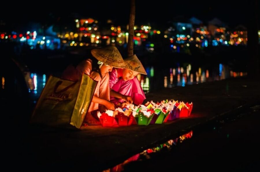 Hoi An: Hoai River Night Boat Trip and Floating Lantern - Should you book the Hoai River lantern boat?