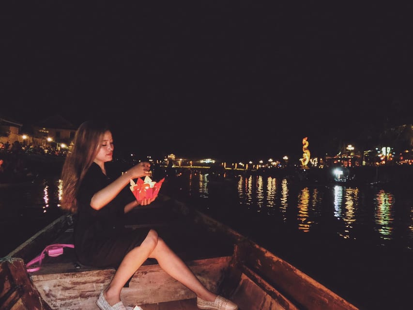 Hoi An: Hoai River Night Boat Trip and Floating Lantern - What the night views are really like