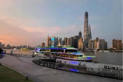 Huangpu Night Cruise: Cozy Vibe & Modern Shanghai Glow