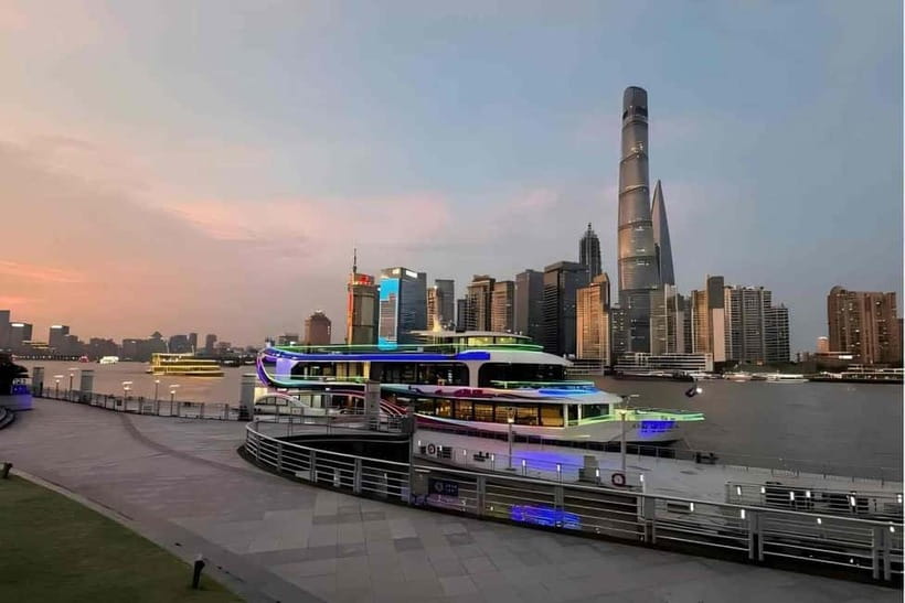 Huangpu Night Cruise: Cozy Vibe & Modern Shanghai Glow - Understanding the boats and cruise options