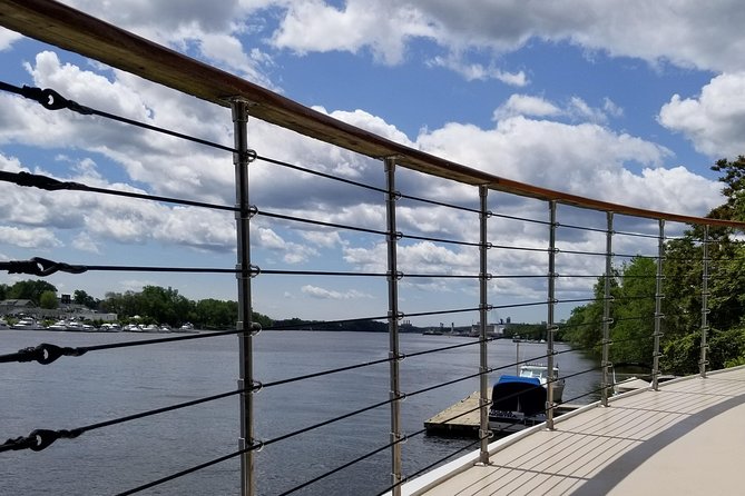 Hudson River Sightseeing Cruise from Albany - Boarding at 141 Broadway in Albany