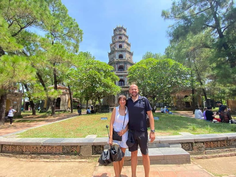 Hue: Dragon Boat, Perfume River, Pagoda & Royal Tomb Tour - A quiet start on the Perfume River