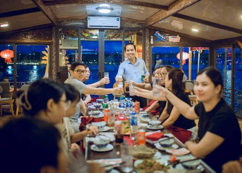 Hue: Perfume River Dinner Cruise with Traditional Show - How much value do you get for $15?