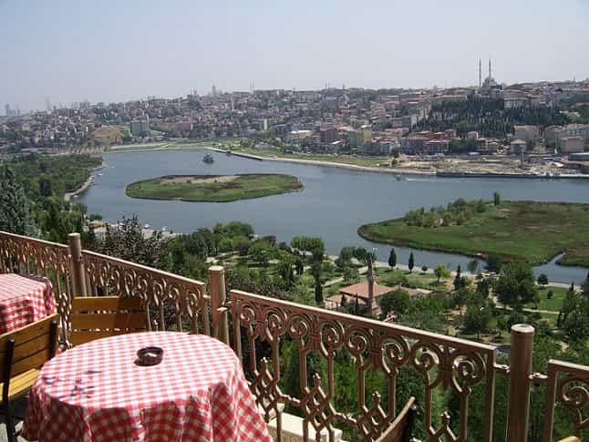 Istanbul: Bosphorus Cruise and Golden Horn Bus Tour - The Golden Horn and the old harbor