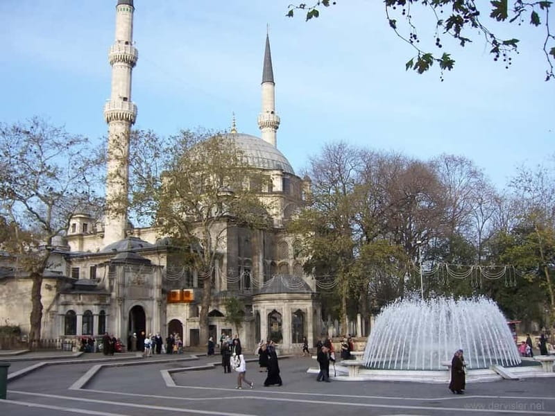 Istanbul: Bosphorus Cruise, Golden Horn, & Pierre Loti Hill - Turkish treats at the Fatih stop
